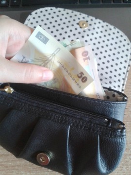 Salariul minim brut pe ţară, majorat în 2015